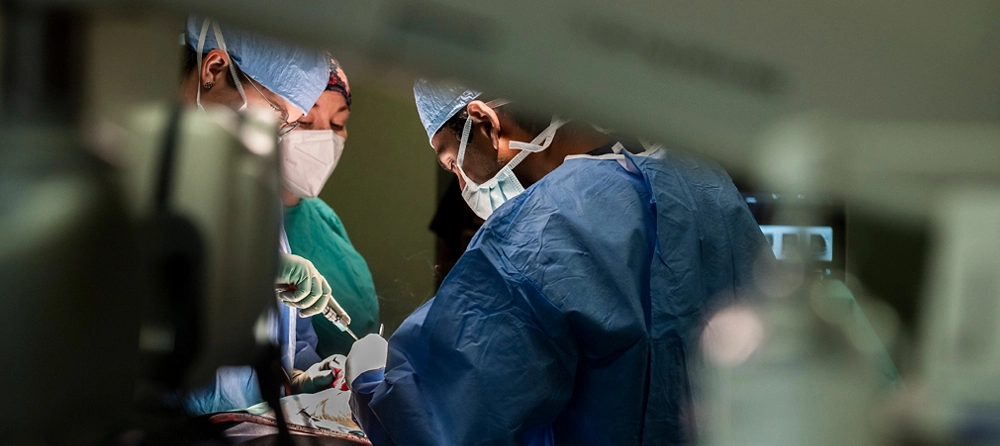 Dr Jaytesh Pillay performing complex scoliosis correction surgery for adolescent spinal deformity